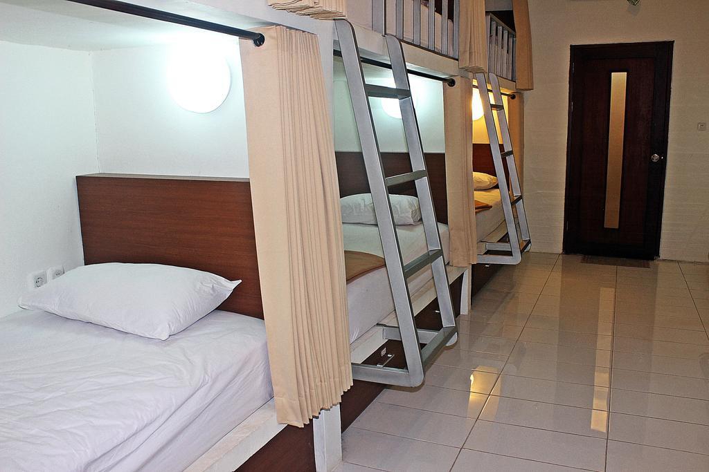 Hostel Mirah Legian  Bilik gambar