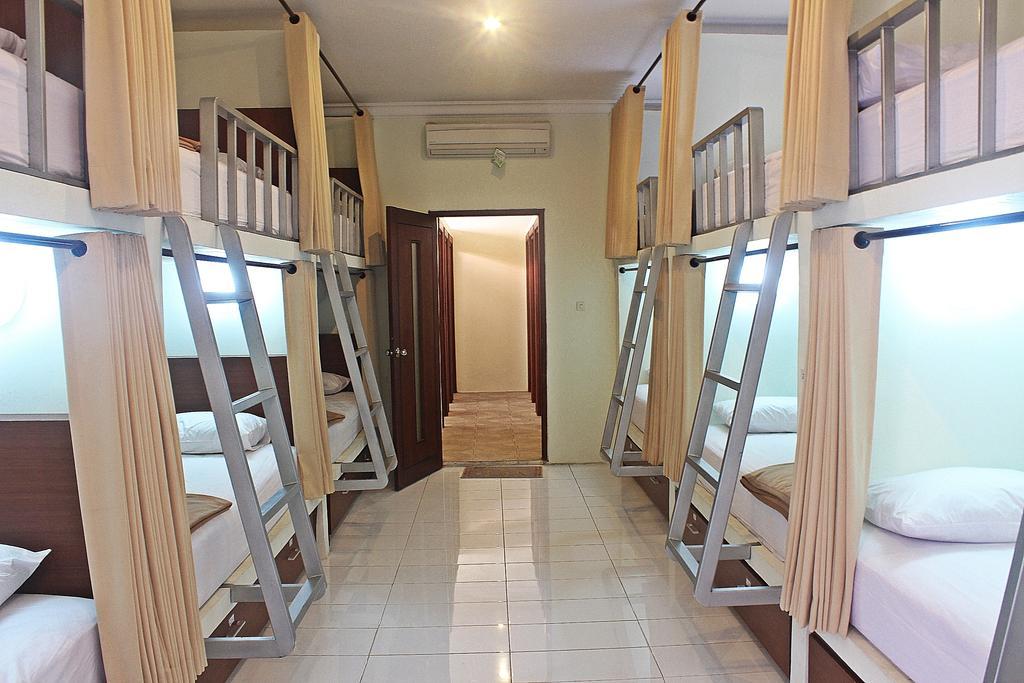 Hostel Mirah Legian  Bilik gambar
