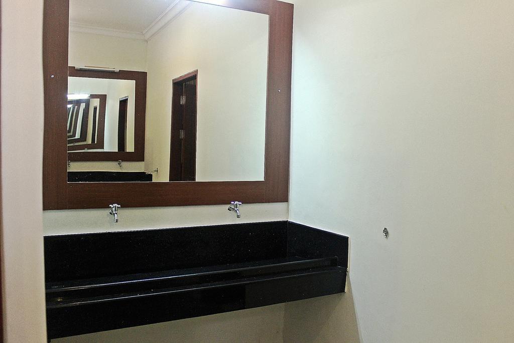 Hostel Mirah Legian  Bilik gambar
