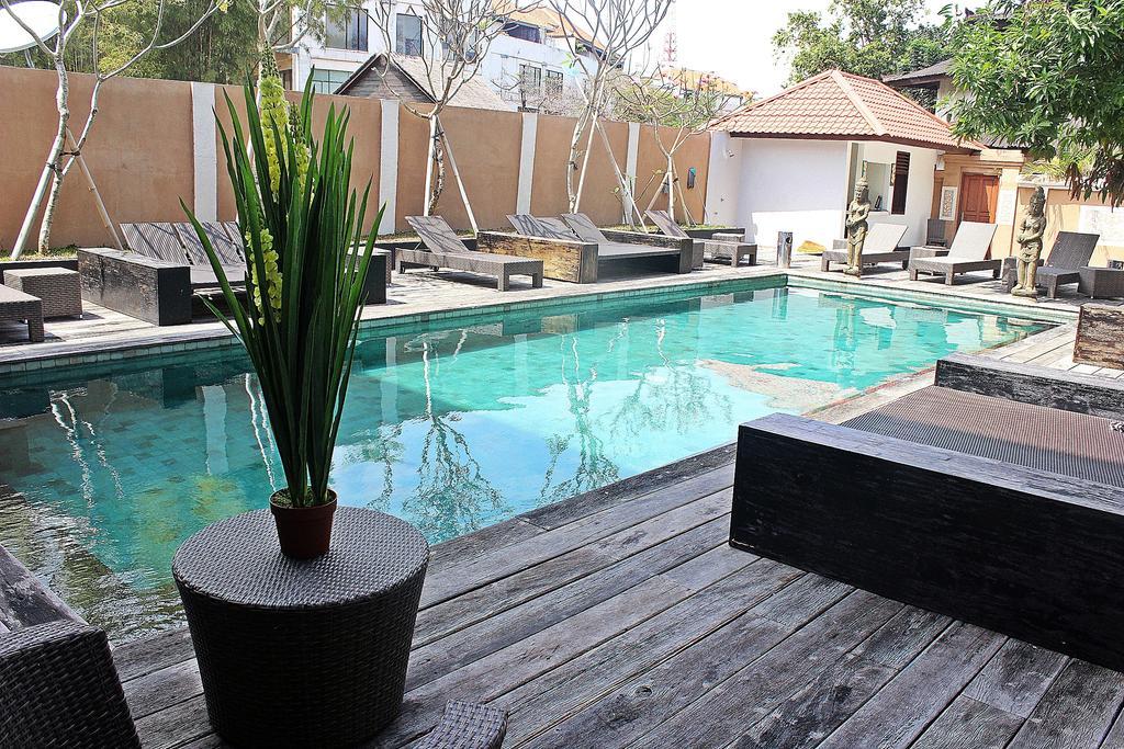 Hostel Mirah Legian  Luaran gambar