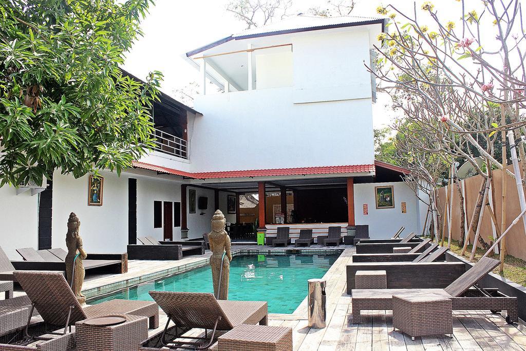 Hostel Mirah Legian  Luaran gambar