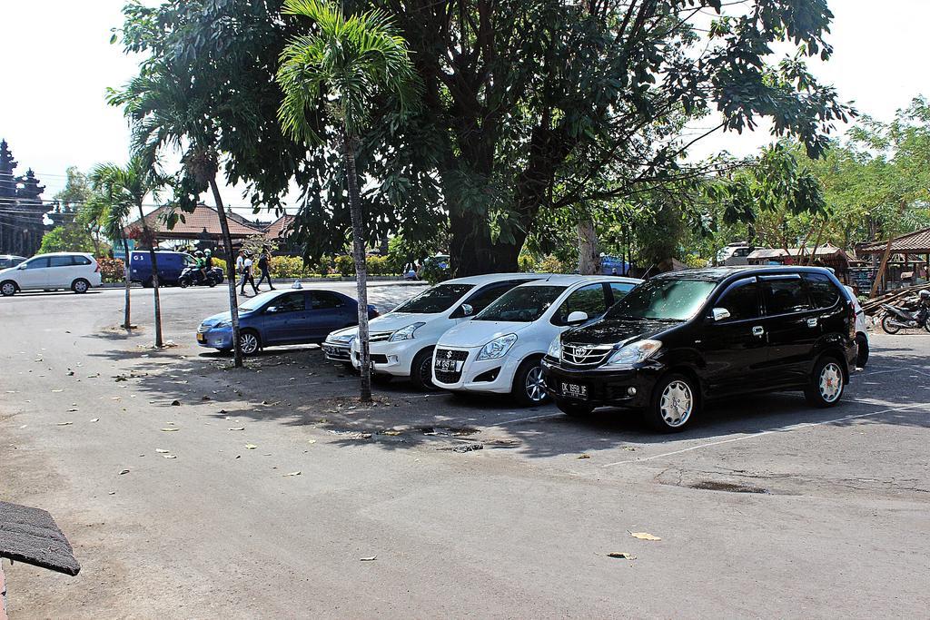 Hostel Mirah Legian  Luaran gambar