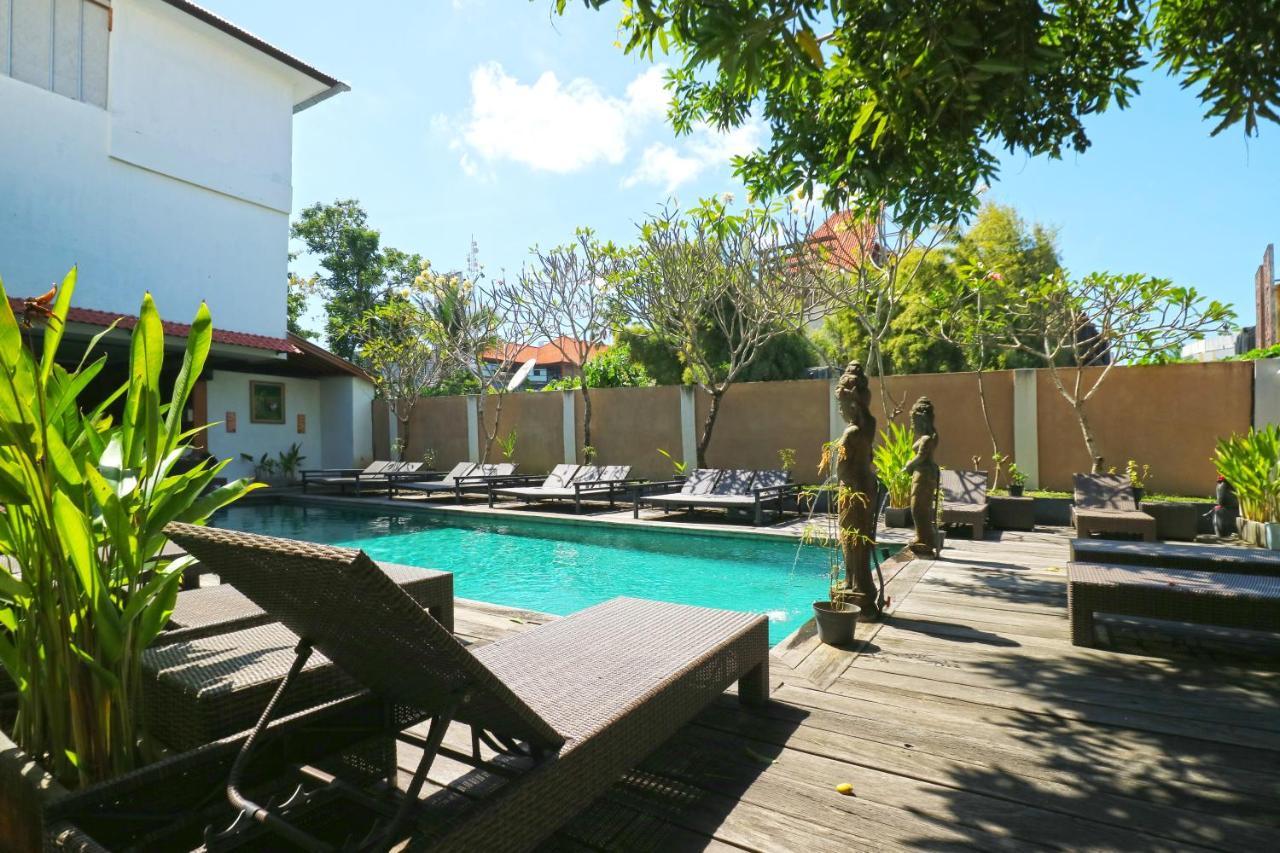 Hostel Mirah Legian  Luaran gambar