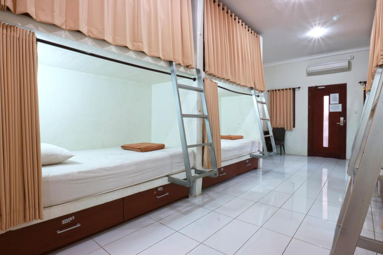 Hostel Mirah Legian  Luaran gambar