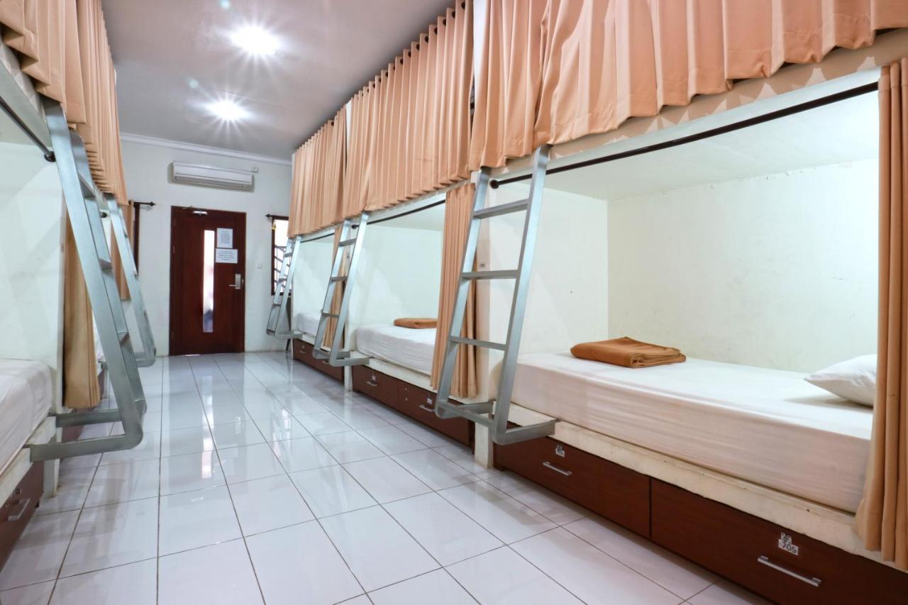 Hostel Mirah Legian  Luaran gambar
