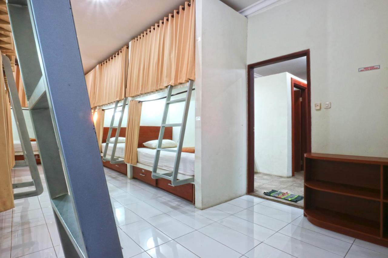 Hostel Mirah Legian  Luaran gambar