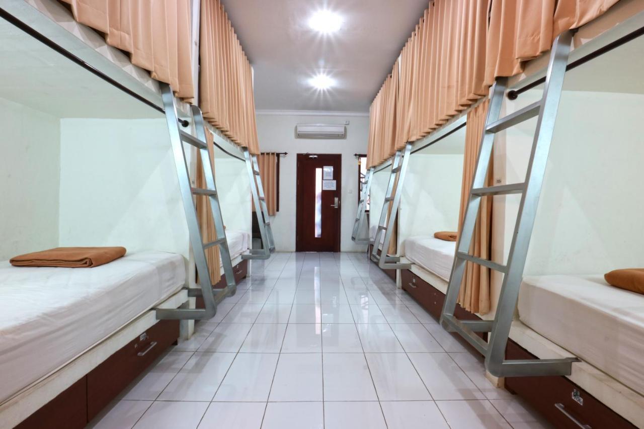 Hostel Mirah Legian  Luaran gambar