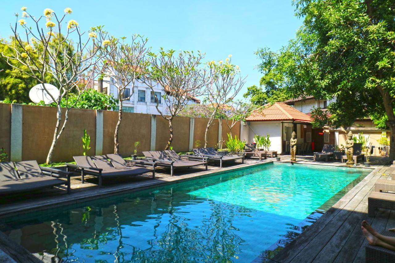 Hostel Mirah Legian  Luaran gambar