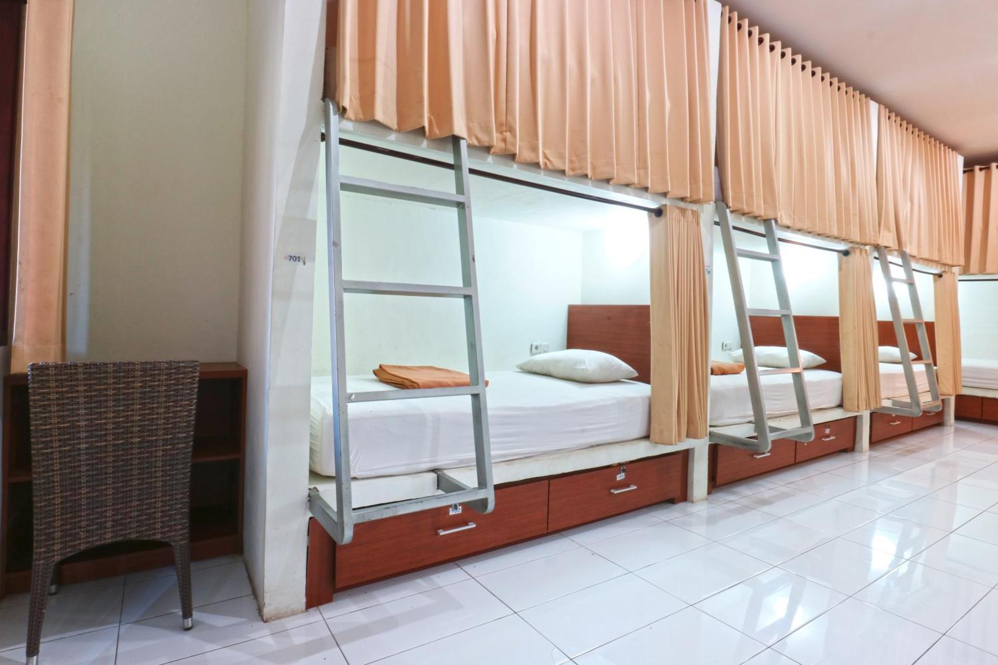 Hostel Mirah Legian  Luaran gambar